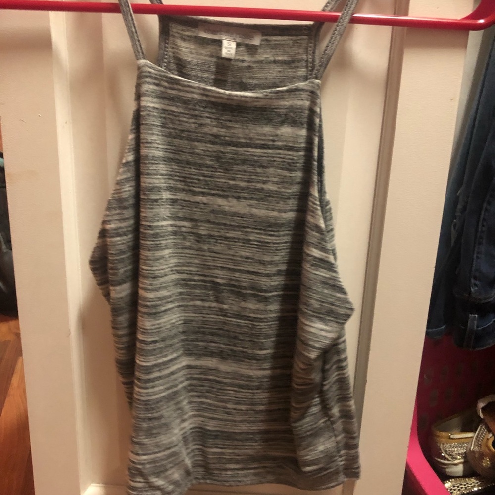 Crop tops!! - Picture 4 of 8